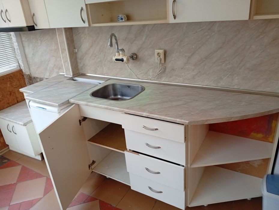 Продавам кухненско обзавеждане