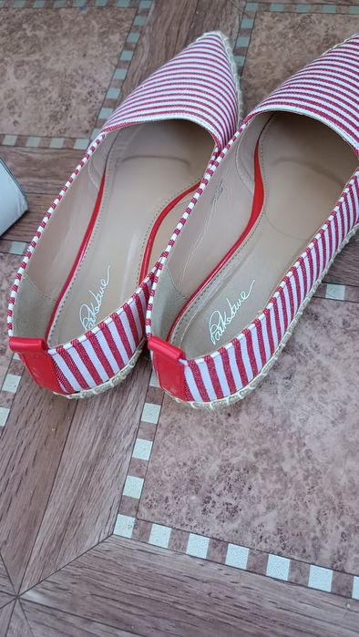 Продам новые летние балетки