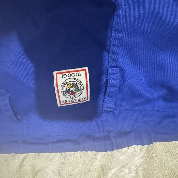 Продам кимано дзюдоги мизуно 750 грам