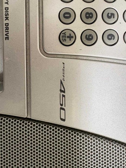 Продам синтезатор Yamaha PSR-450