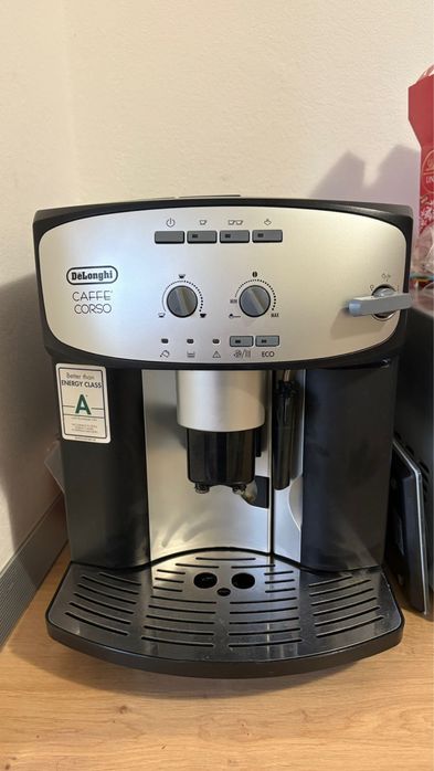 Aparat de cafea / expresor DeLonghi