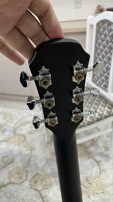 Гитара акустическая