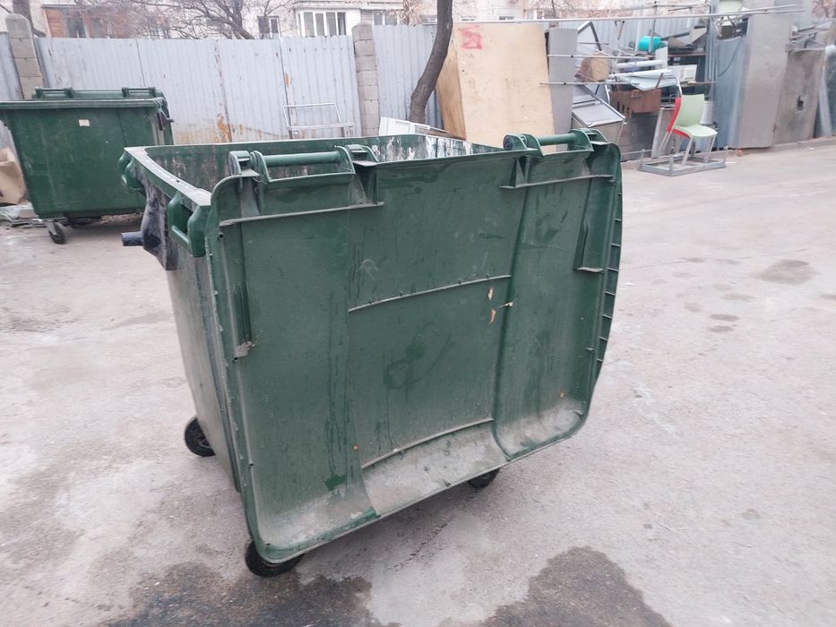 Мусорный контейнер