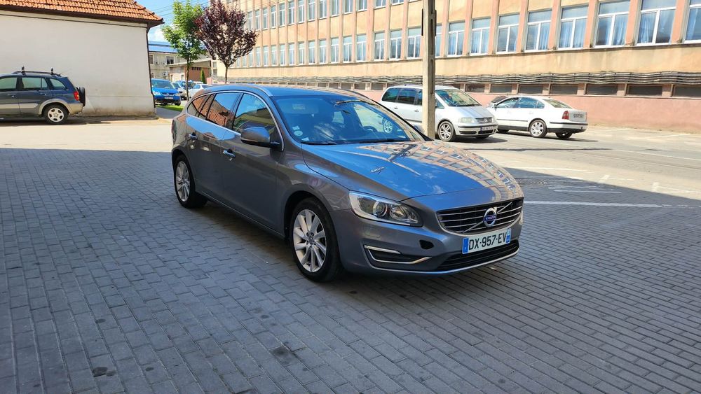 VOLVO V60 2015 — imagine 2