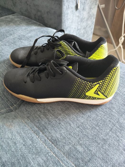 Бутсы футбольные