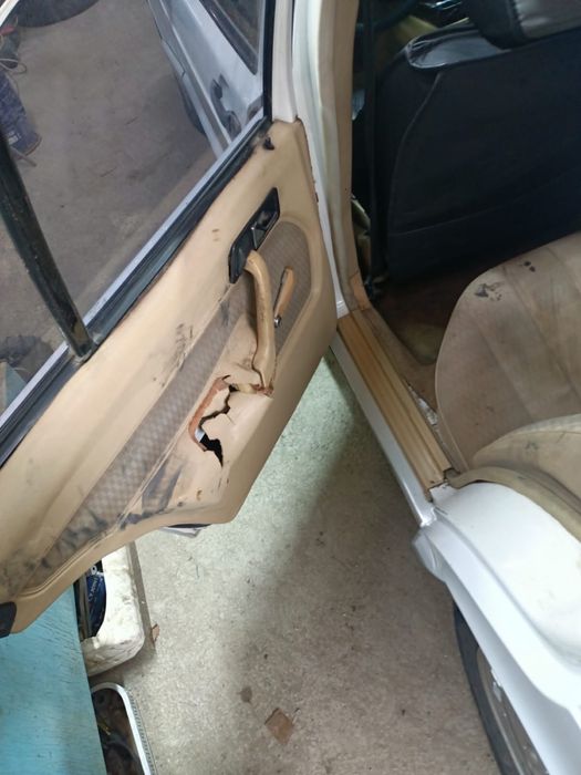 Продаю мерседес 190