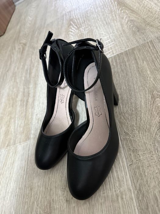 Продам туфли женские