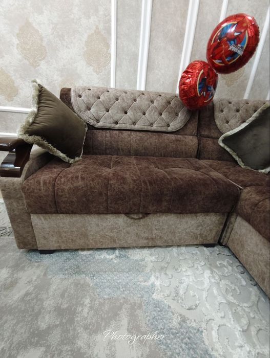 Диван с двумя креслами