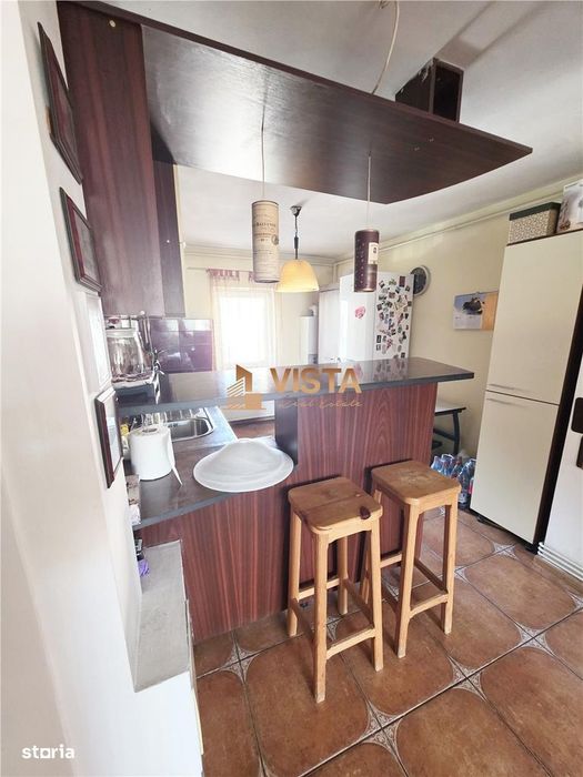 Apartament 4 camere, zona Racadau