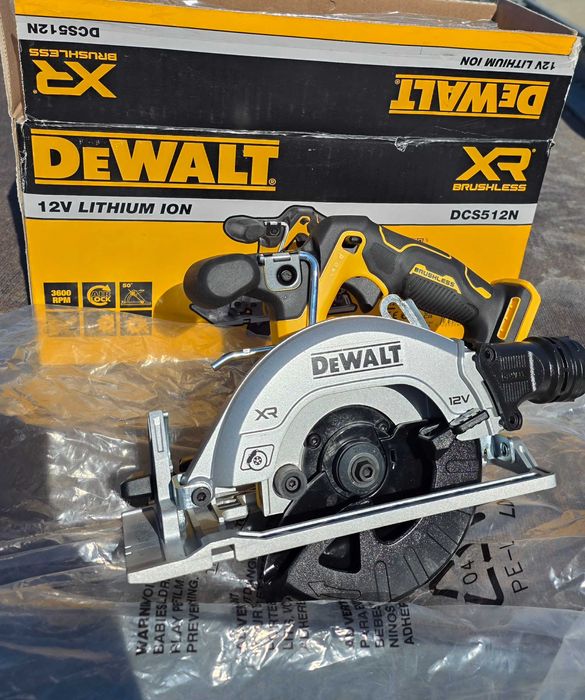 Акумулаторен ръчен циркуляр DeWALT DCS512N, 12 V, 140 мм, без батерия и заряднo