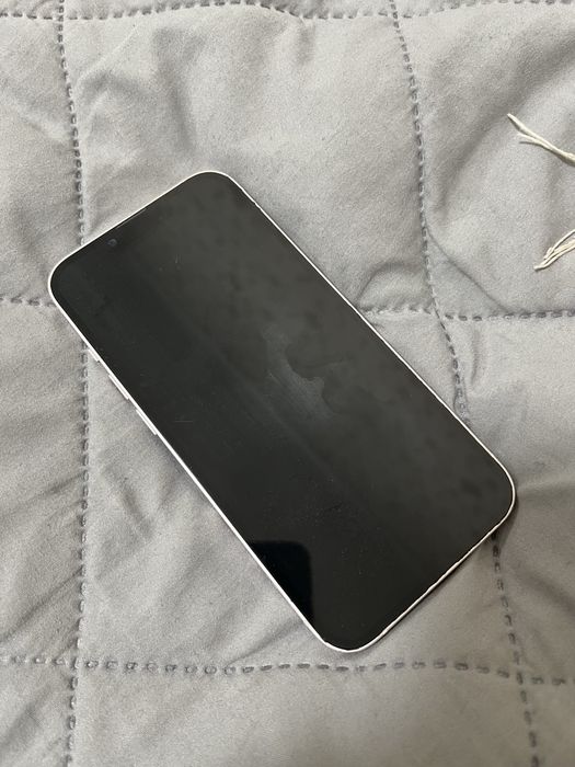 Продам срочно айфон 13