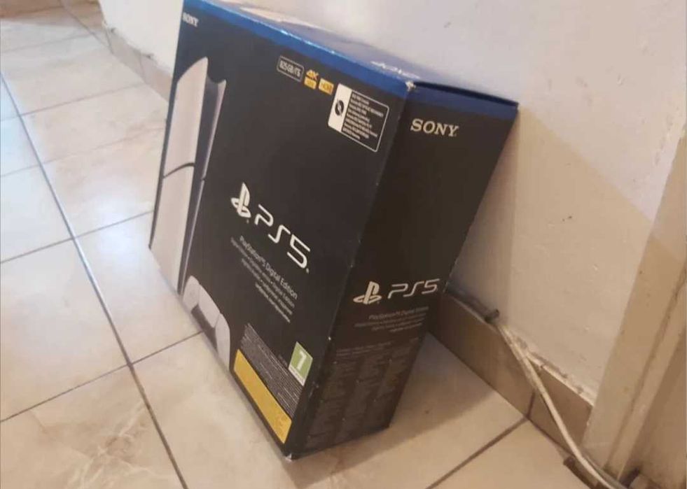 Accesoriu transport ambalaj gol, fara continut consola playStation 5