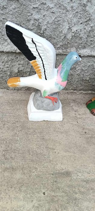 Vindem decorațiuni gradină