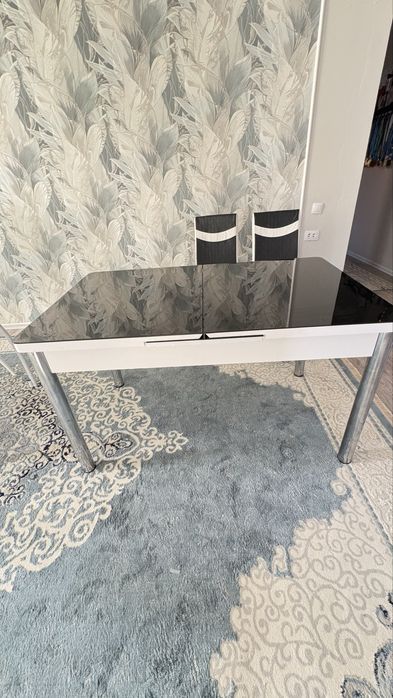 Стол кухины с стулями