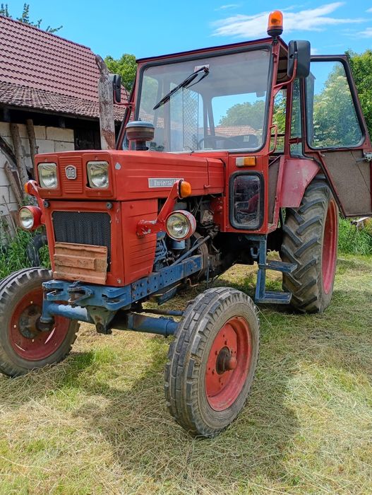 Tractor u 650.    .