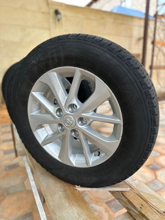 Продается 215/65 R16