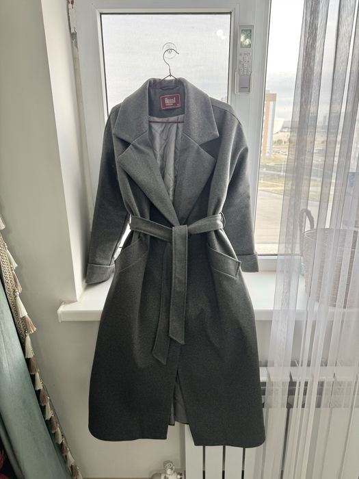 Пальто серая, качественная