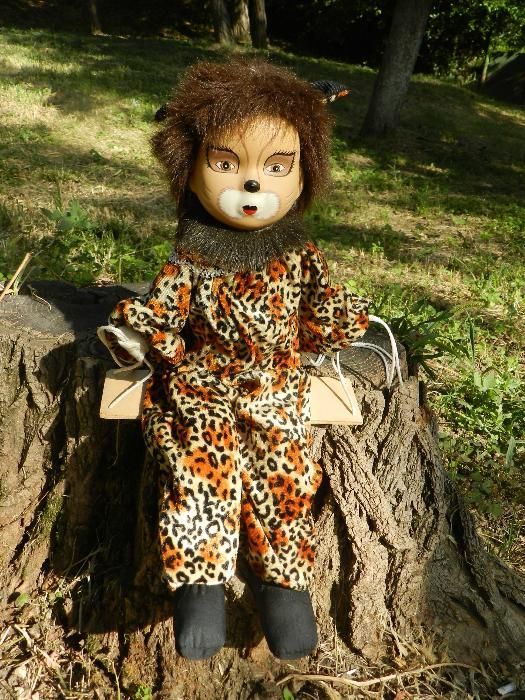 Arlechin maimutica in leagan realizat minutios ,portelan pictat -47 cm