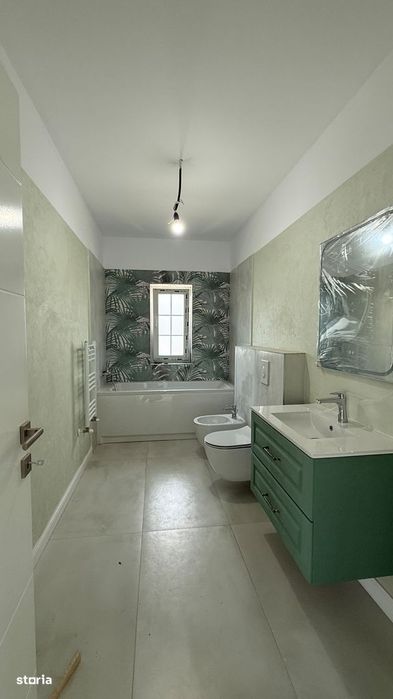 Casa parter cu 3 camere, curte și beci