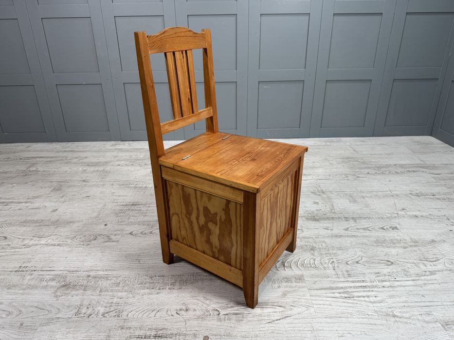 Селски шведски стол - ракла К056