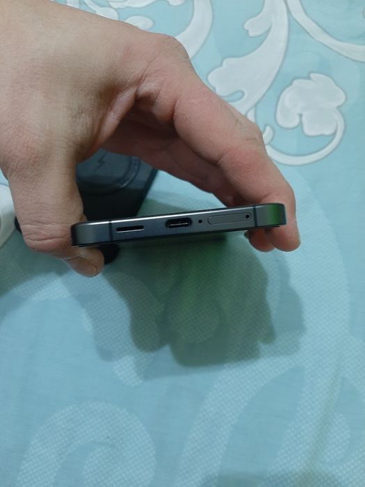 Продавам Samsung Galaxy S24 plus 256 Като нов