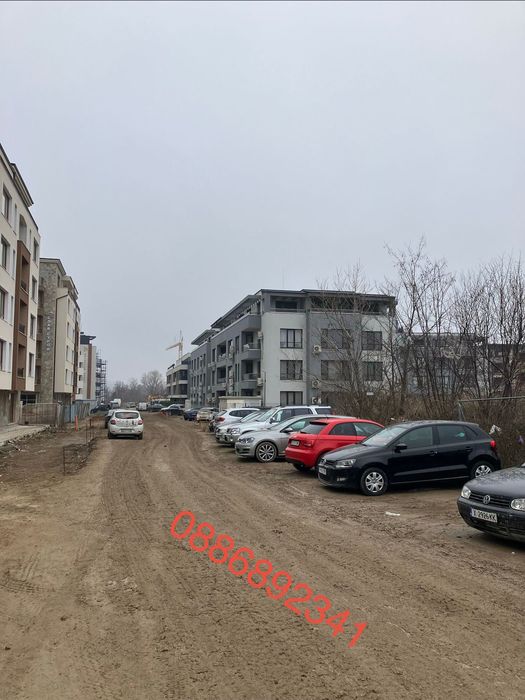 Паркомясто под наем