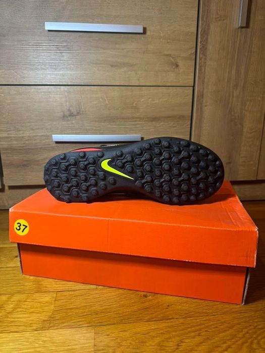 Стоножки найк нови