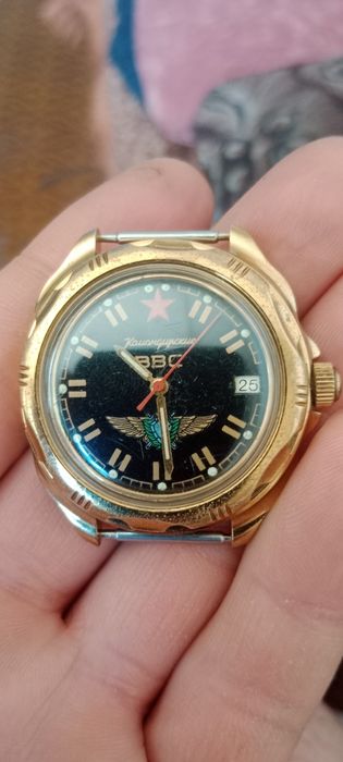 Продам командирские наручные часы.