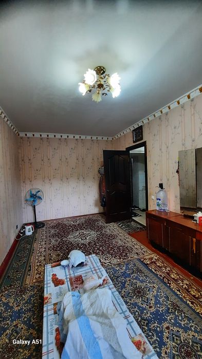СРОЧНО  2/3/4 Бадамзар  бывщая общежития