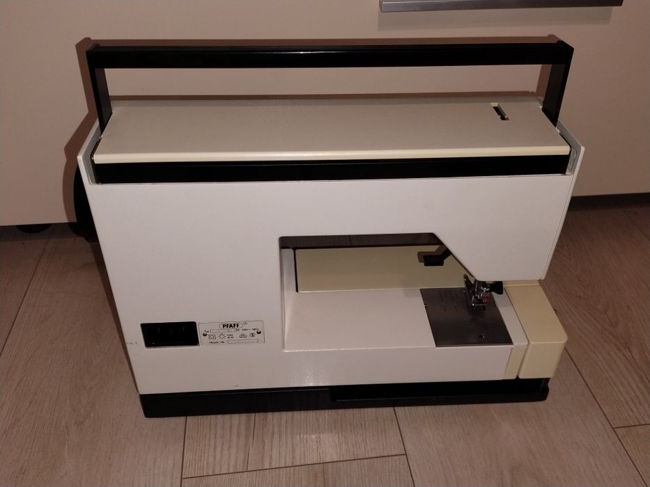 Mașina de cusut pfaff Tipmatic 1027