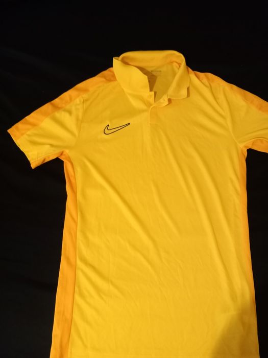 Оригинална нова фанелка NIKE -размер-М