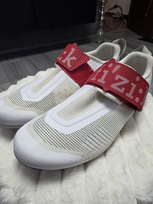 Pantofi ciclism Fizik  cu talpa de carbon 44,5