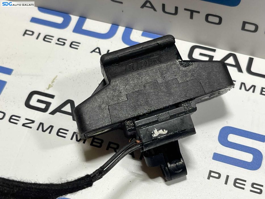 Broasca Incuietoare Hayon Haion Capota Portbagaj Renault Clio 2 1998 - 2012 Cod 7700308997 [B3379]