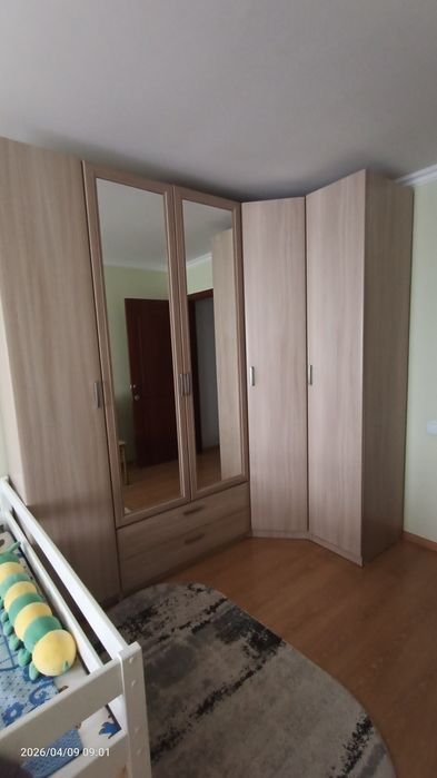 Продам шкаф угловой