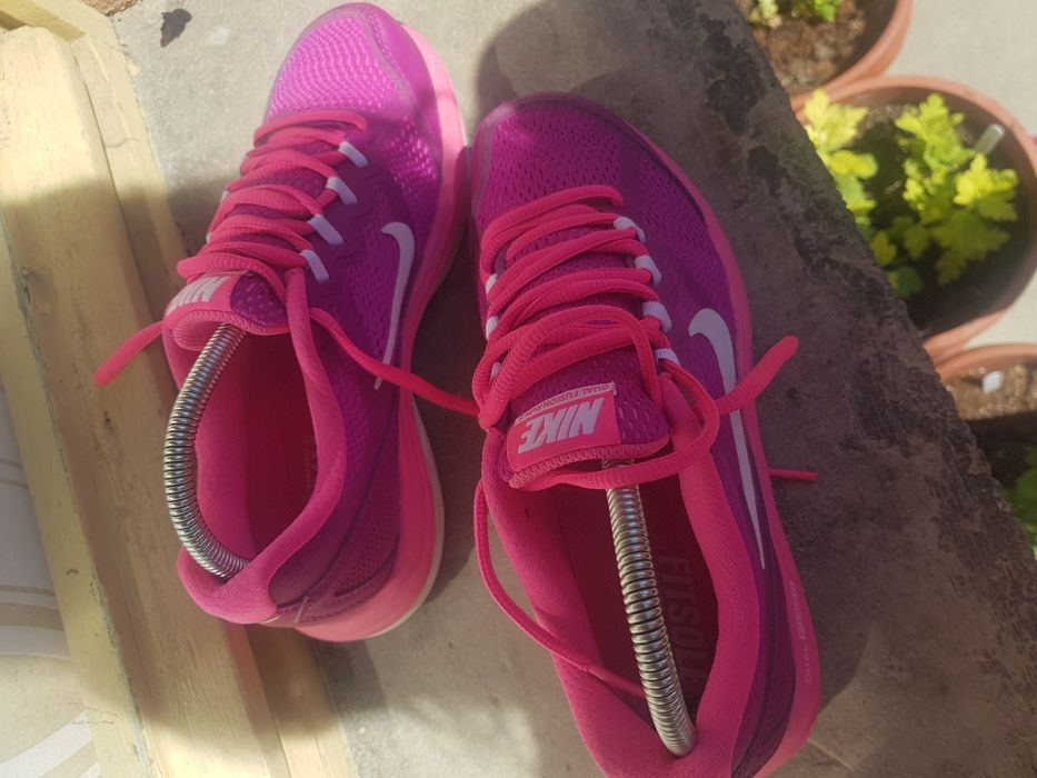 Дамски маратонки Nike