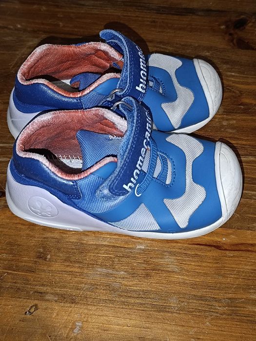 Детски пантофи и обувки