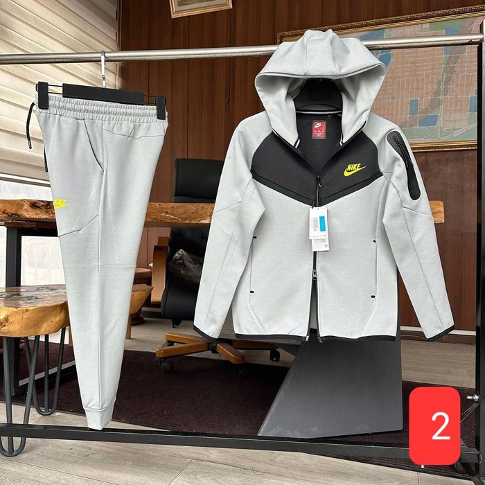 Trening pentru copii unisex Nike tech