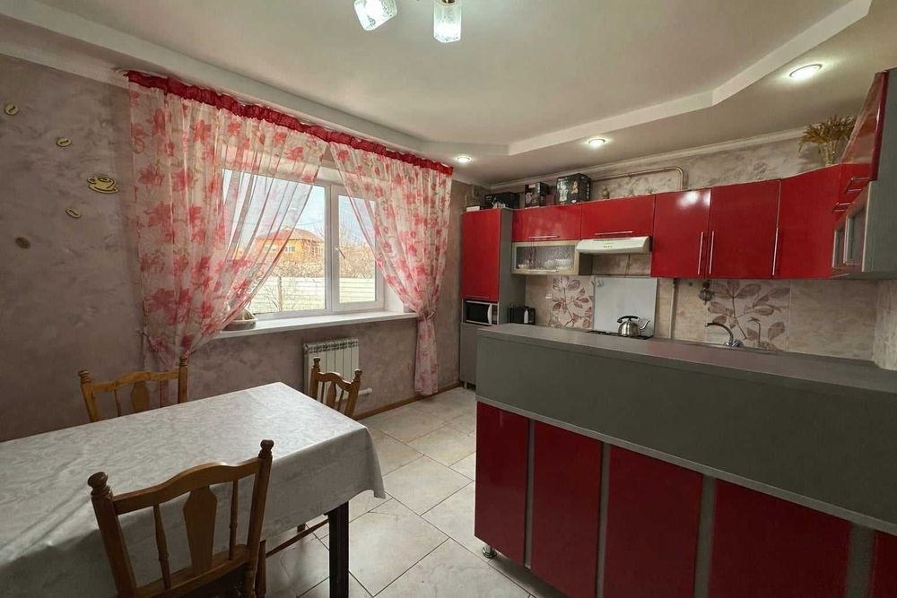 Продам дом в районе КСК