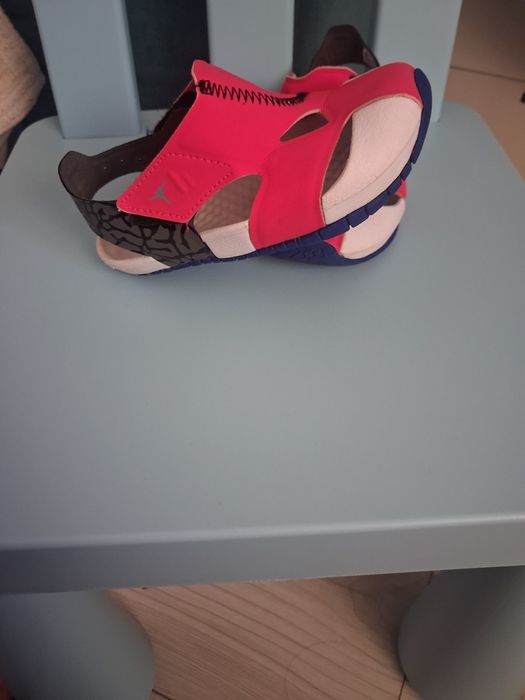 Сандали Nike Jordan, Adidas и маратонки