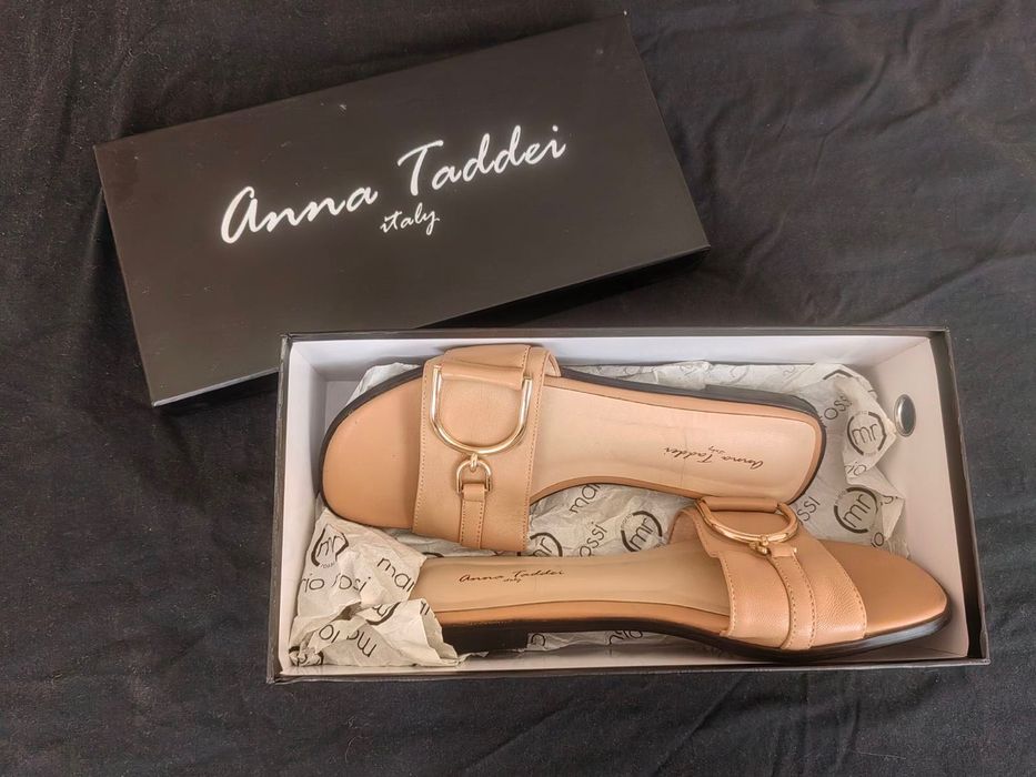 Чехли Anna Taddei