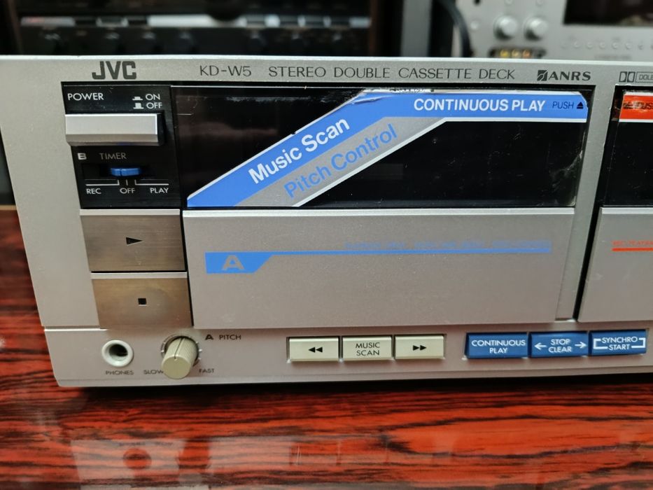 Двухкасетнпя дека JVC KD-W5E