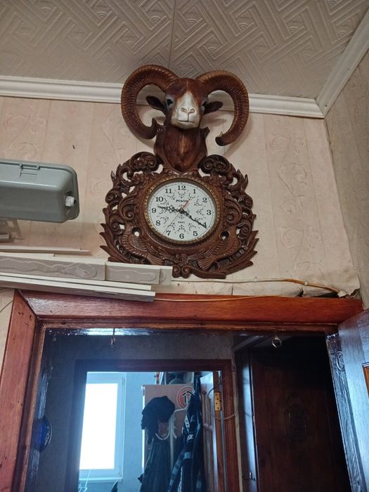 Часы настенные. 2 вида. Рабочие. Пишите