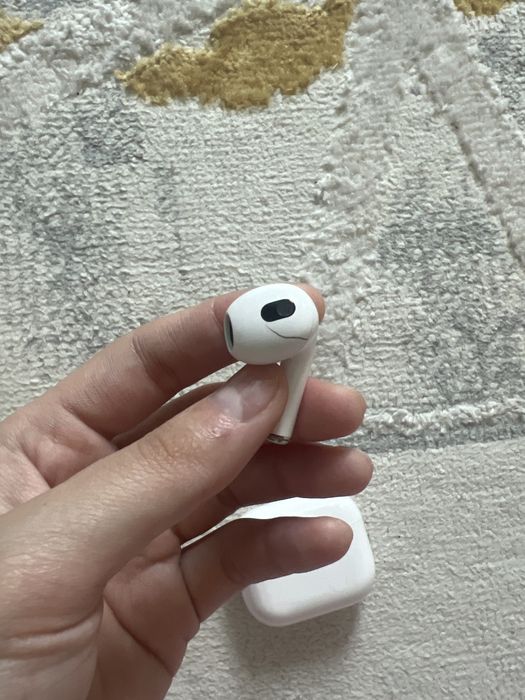 Продам AirPods 4 срочно