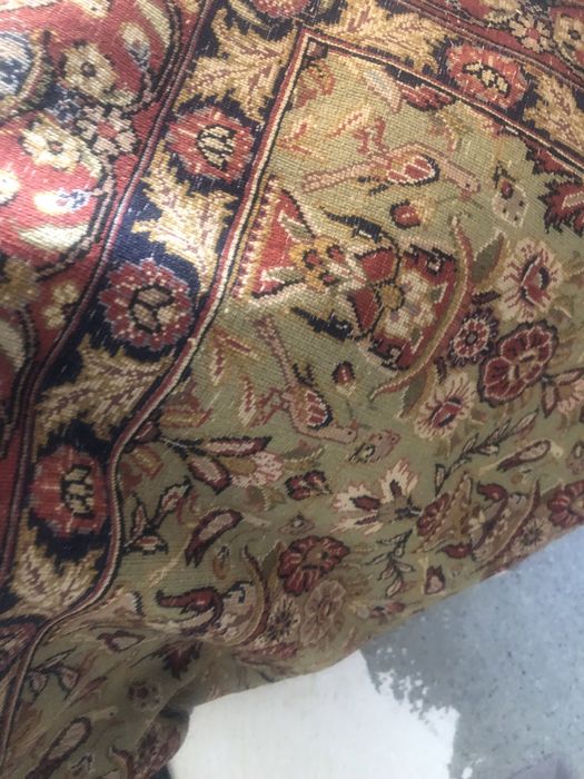 Vând covor NAIN din lâna cu mătase  lucrat manual made in Iran