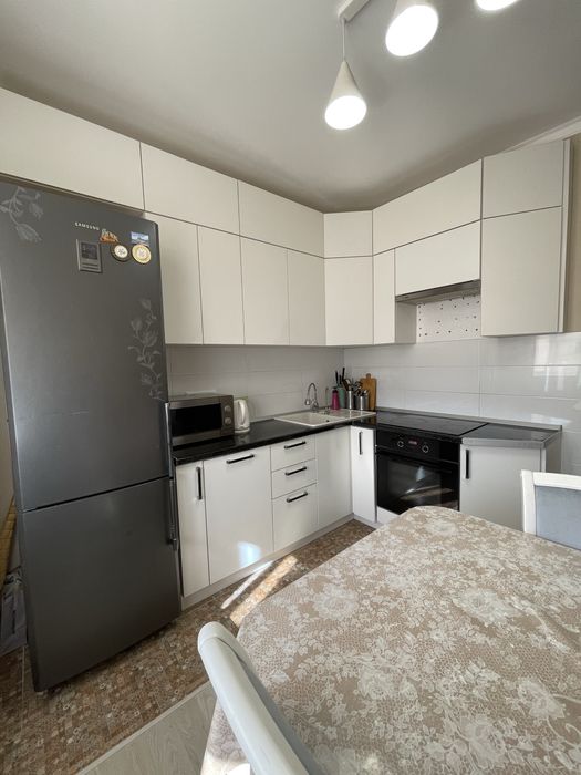 Продам 3 ком по Айтматова жк Айсафи