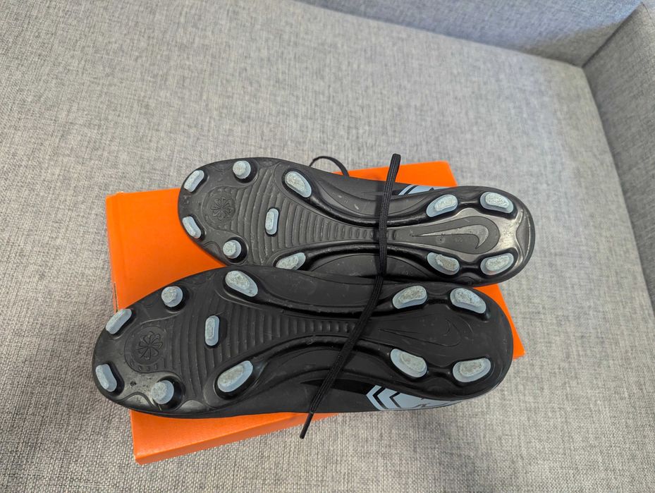 Ghete fotbal Nike Mercurial Vapor 16 CLUB FG/MG 39