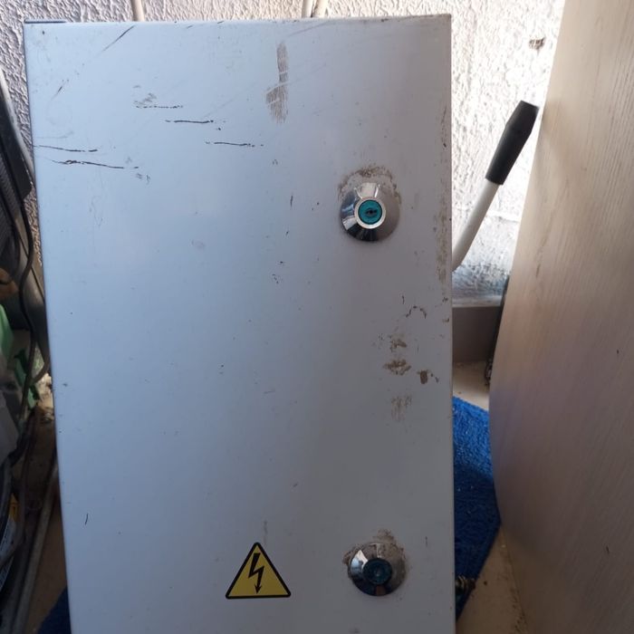 Электрощит б/у надо звонит