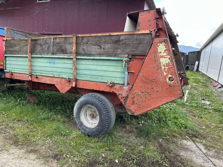 Remorca imprastiat gunoi