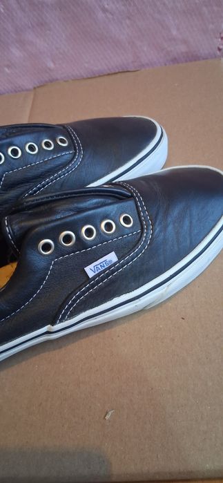 Teniși din piele Vans mărimea 40,5