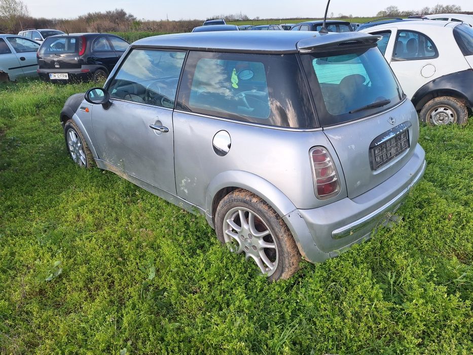 Dezmembrez mini cooper 1.6 benzina